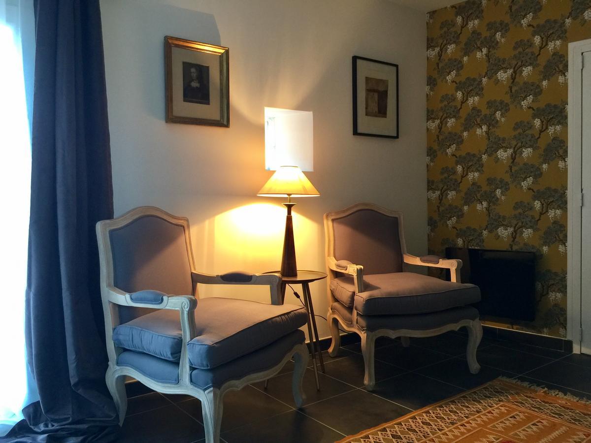 La Catiniere Bed & Breakfast อาร์นาจ ภายนอก รูปภาพ